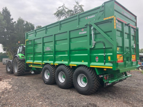 BROUGHAN 26FT TRI AXLE SILAGE TRAILER